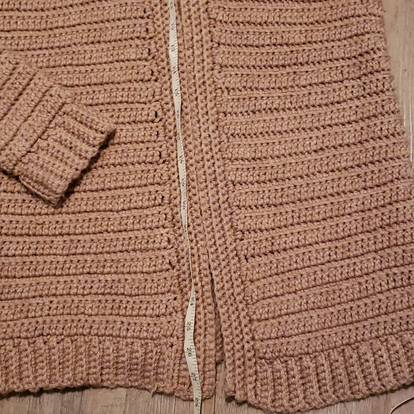 Hand knit cozy vintage sweater - Picture 3 of 5